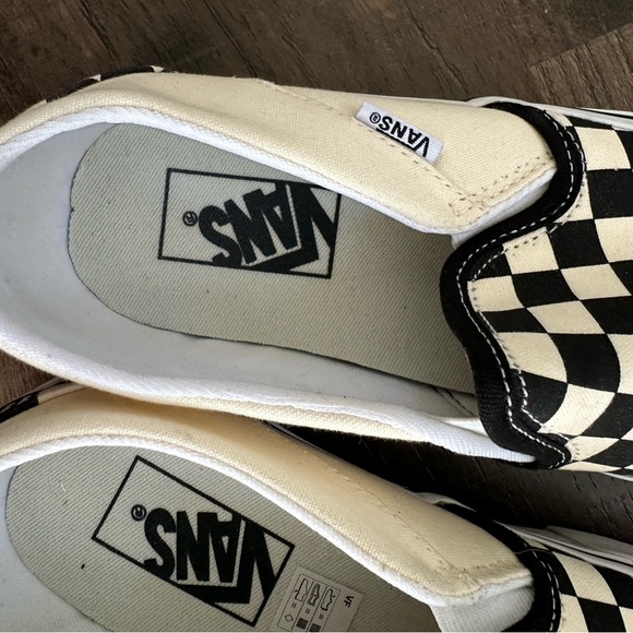 Vans women’s  Checkered Slip-On Shoes - Black and White - Picture 2 of 3